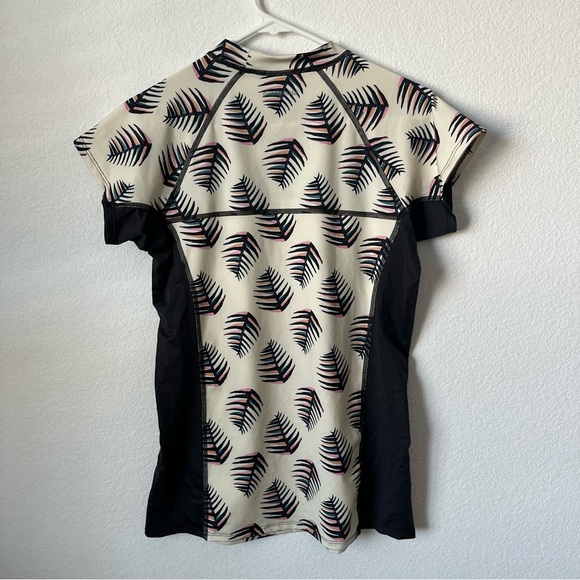 PATAGONIA Short Sleeve Micro Swell Rashguard Short Sleeve Rutabaga Size Large - Picture 4 of 7